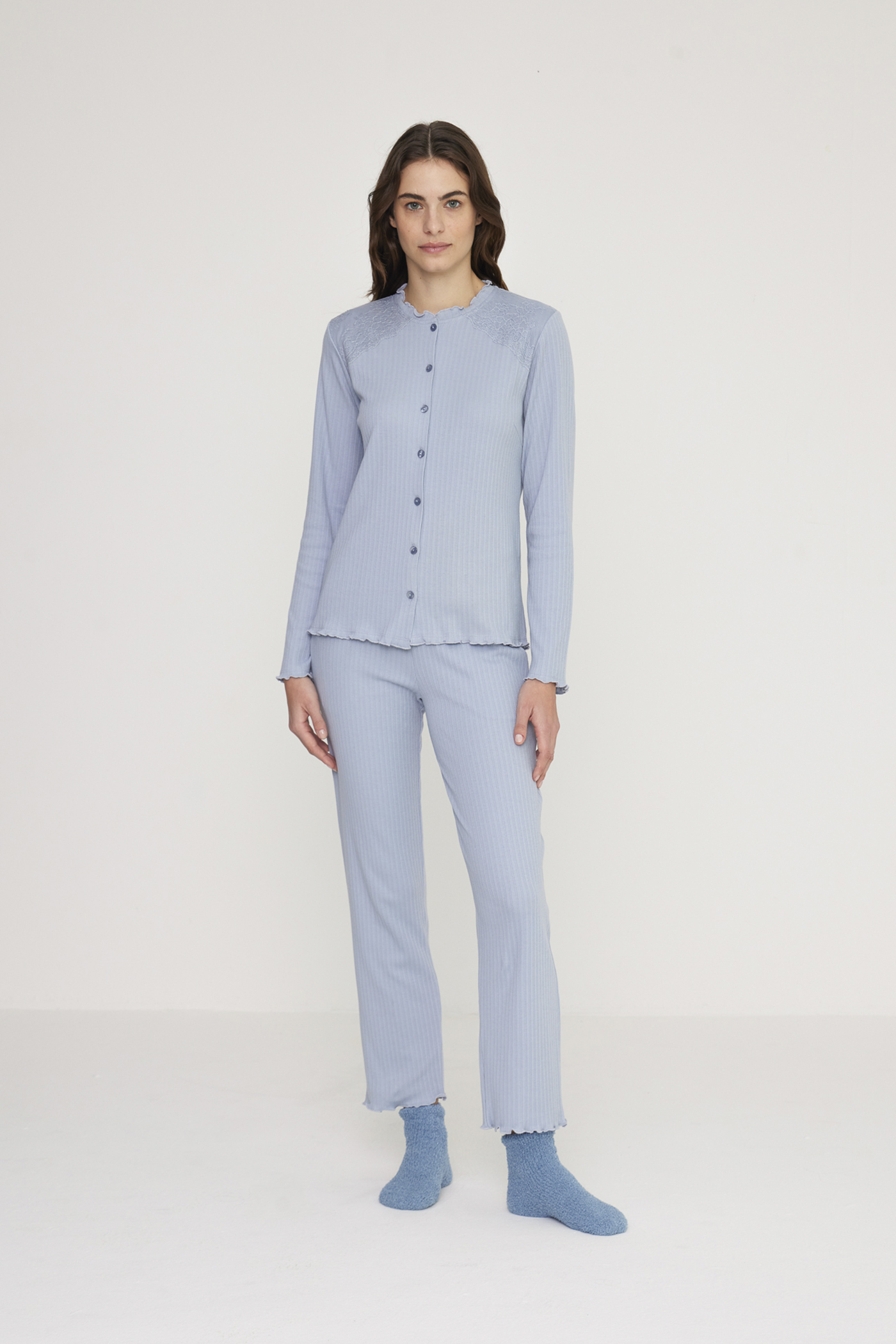 2 pezzi/Set Pigiama taglie forti con top a maniche corte con stampa floreale a contrasto e pantaloni capri, completo | SHEIN ALIA